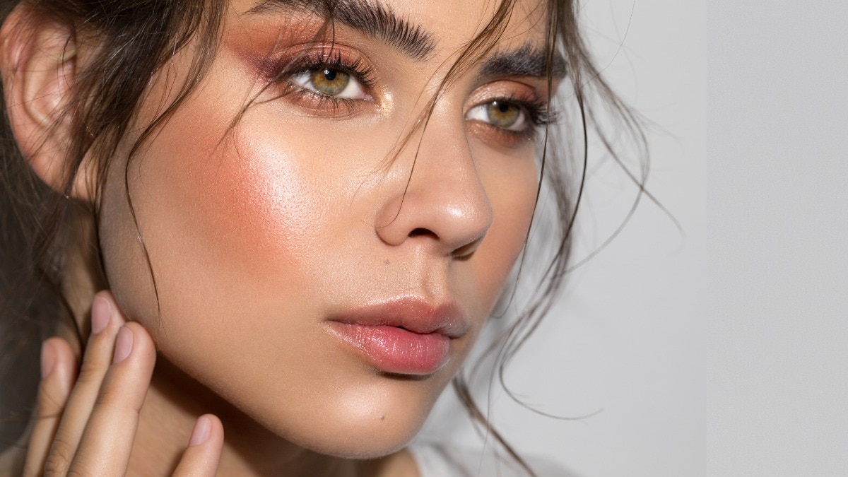 Honey brown blushes are the easiest way to get that warm sun-kissed glow