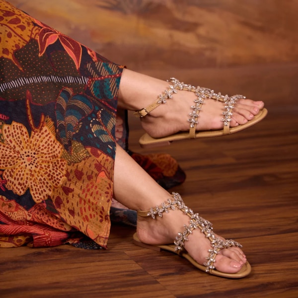 Cai Floral Jewel Anklet Flat, 3,999