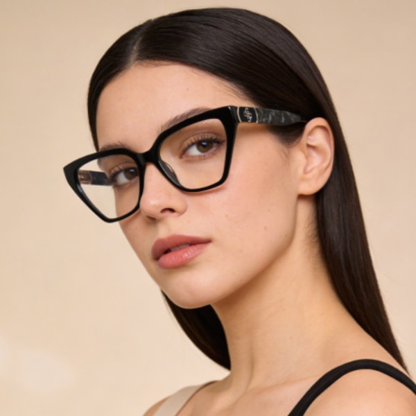 Guess Women Solid Full Rim Cateye Frames, ₹4,302