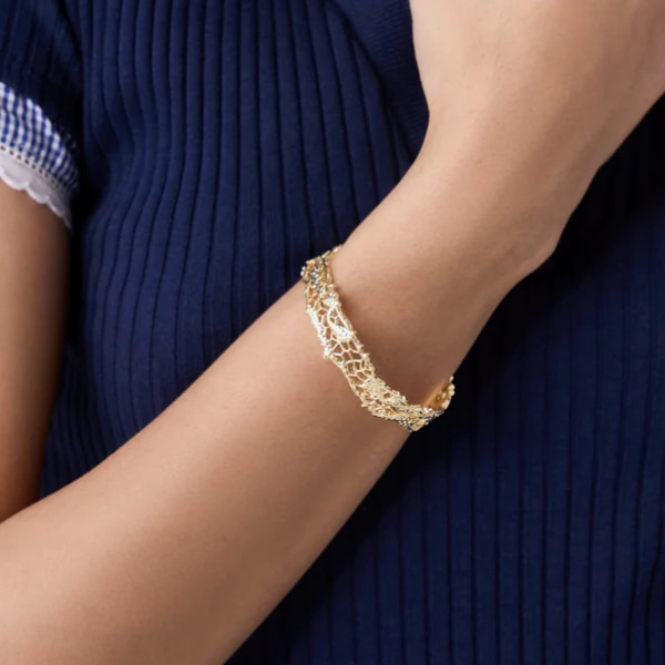 Amama Arohi Handcuff in Gold, ₹2,100