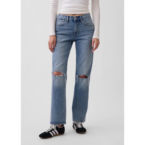 Gap Mid Rise Relaxed Straight Jeans, ₹8,665