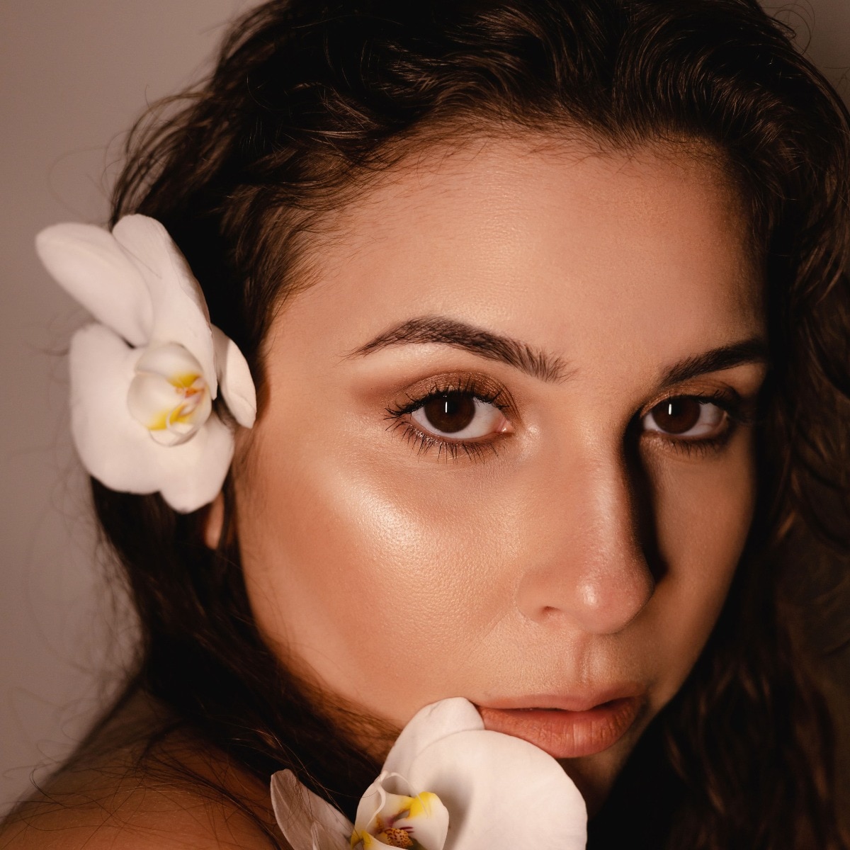 The best earth tone eyeshadows for brown eyes