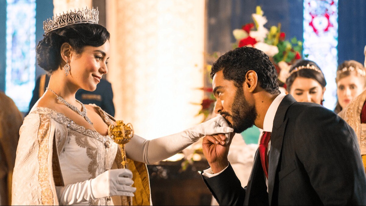 6 new and classic Christmas rom-coms that are perfect for a holiday movie night 6 new and classic Christmas rom-coms that are perfect for a holiday movie night