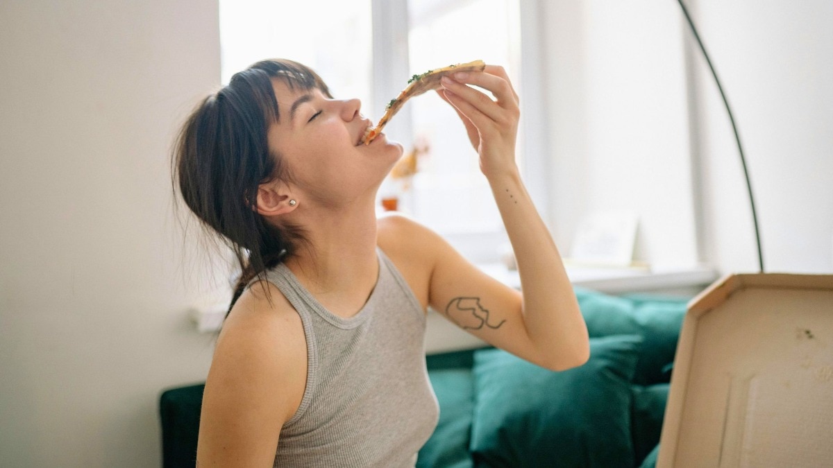 9 everyday habits that could be why you bloat after eating