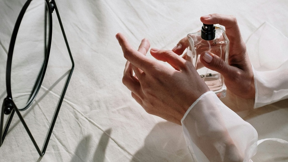 How to smell good when nothing stays on your skin