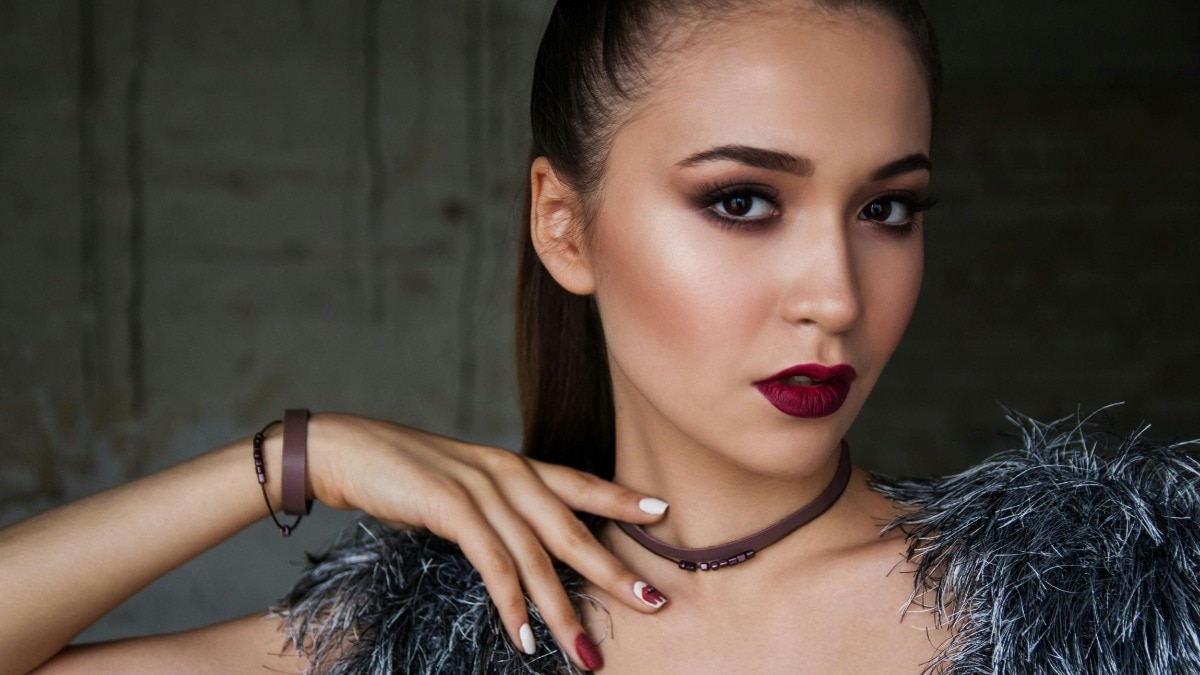 The best blush placement for each face shape, according to a makeup artist