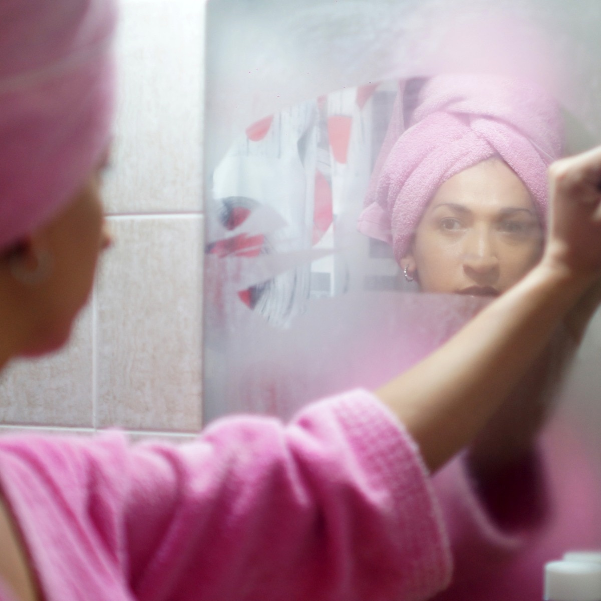 Exactly why your skin looks dull and breaks out before your period, according to dermatologists