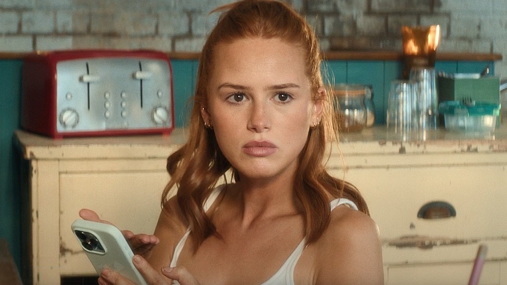 Great “text chemistry” is the new love language of Gen Z dating—but almost no one’s fluent in it