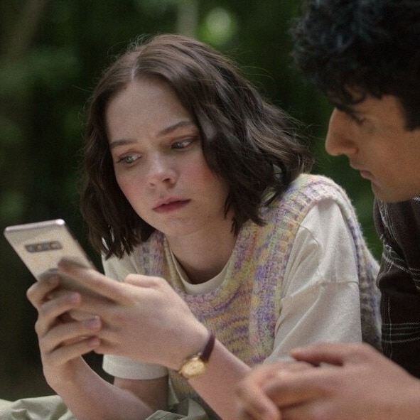 Why bloomscrolling is the internet’s new antidote to endless-feed fatigue