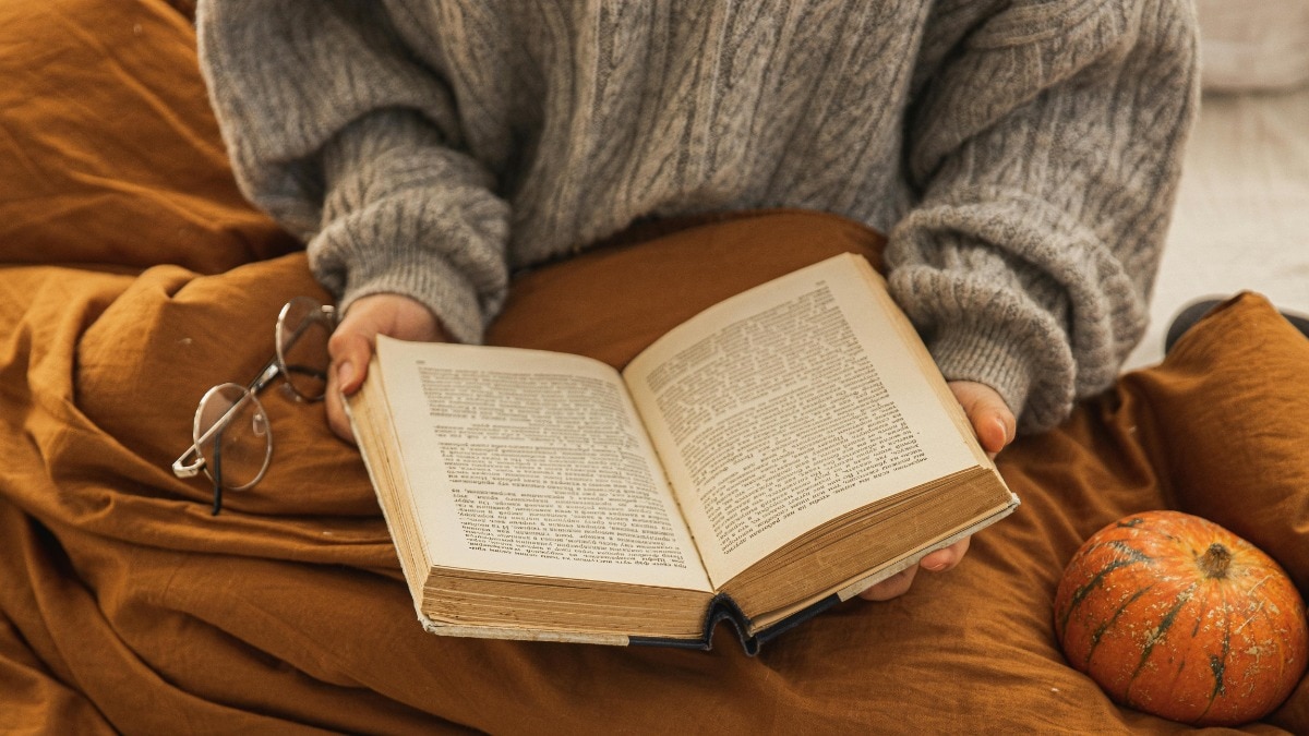 7 steamy romance reads that are guaranteed to heat up your year-end slump