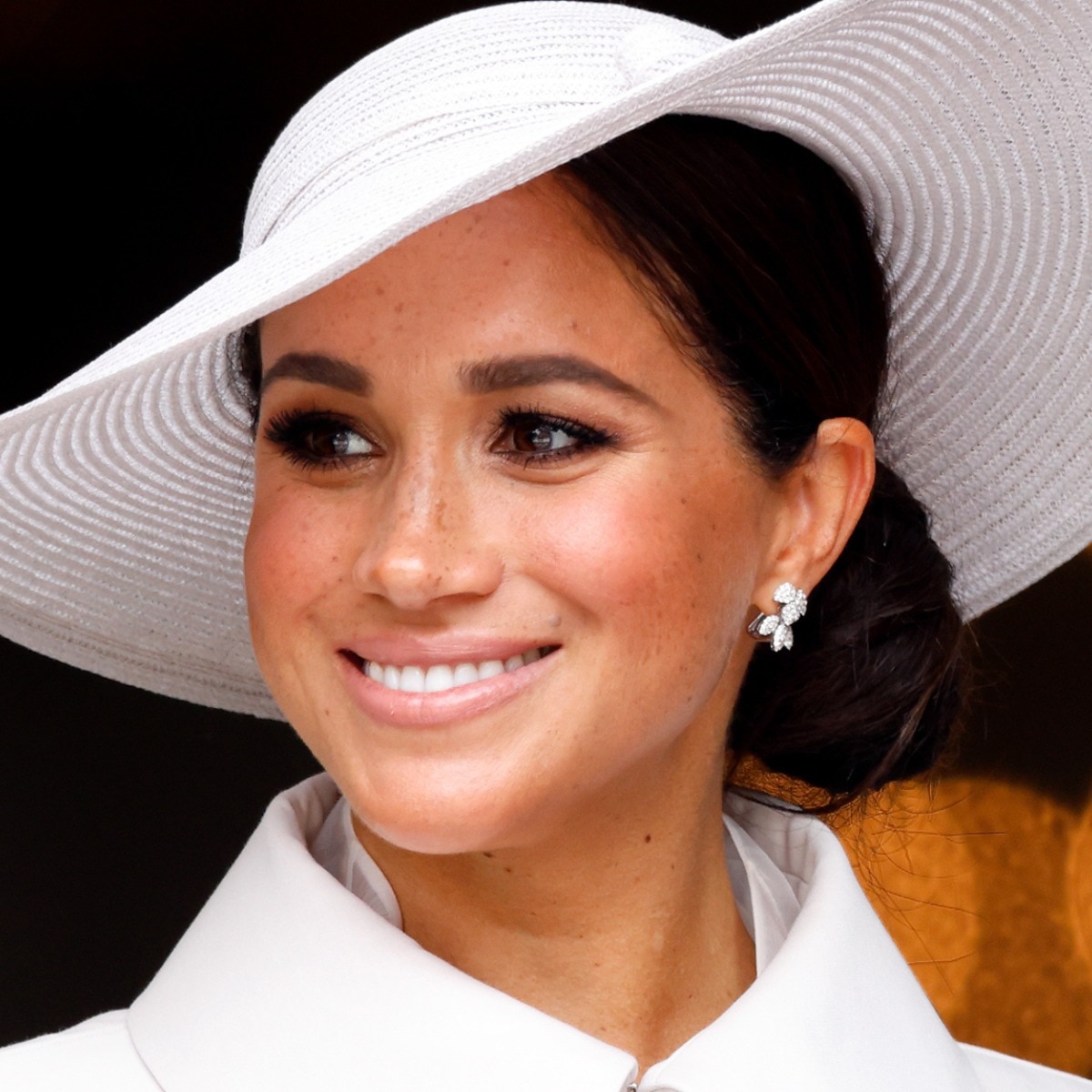 'Cloud Dancer' accessories that must be a part of your soft-girl aesthetic