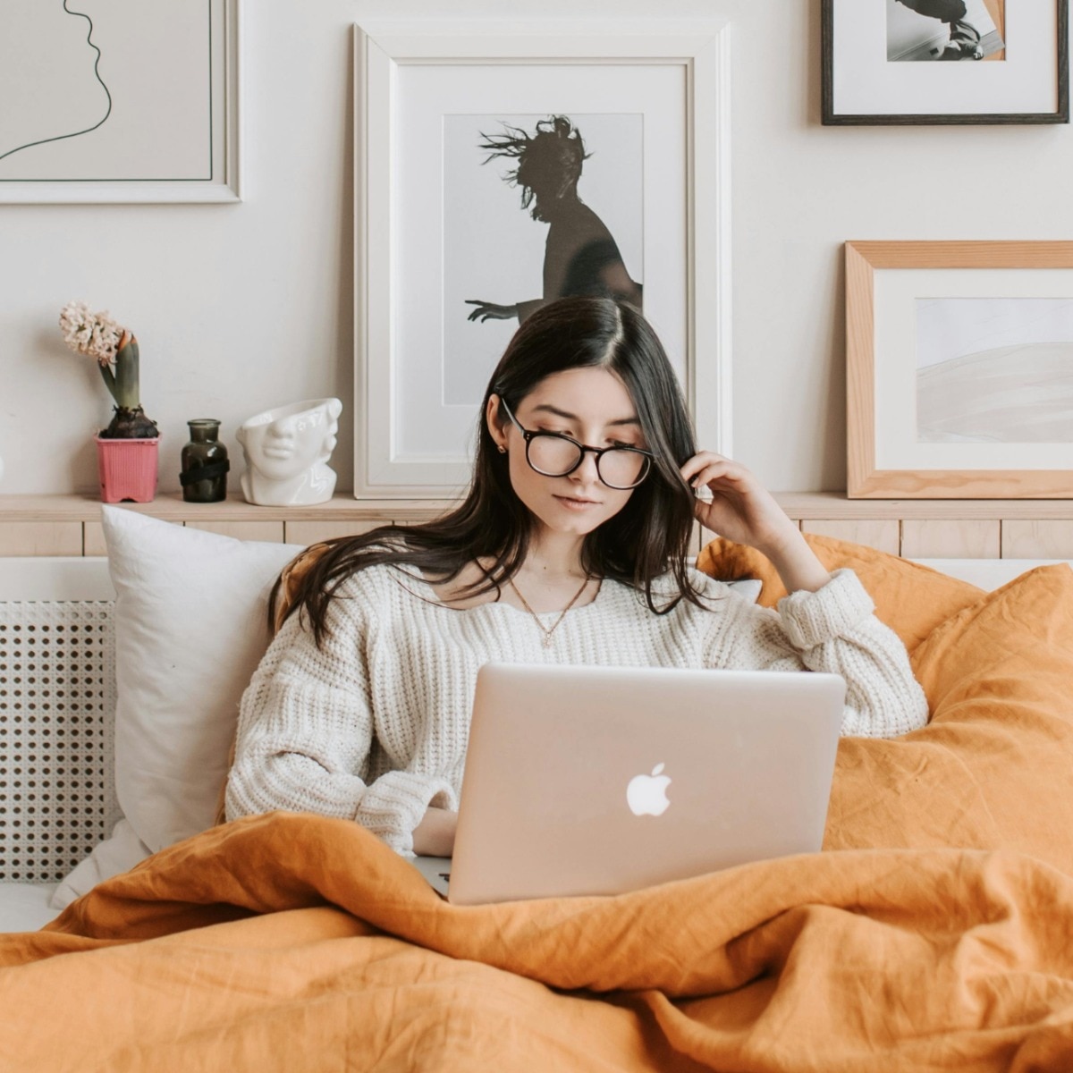 These are the most Googled dating and relationships questions of 2025—and, er, it’s been an anxious year