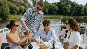 Can “friendfluence” save dating? Can “friendfluence” save dating?