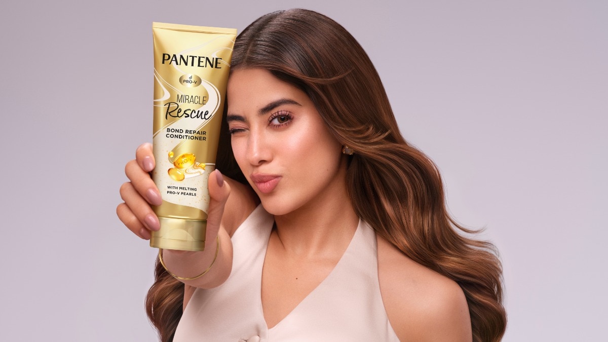 I tried Pantene's Bond Repair Conditioner and here’s what it changed about my styling routine