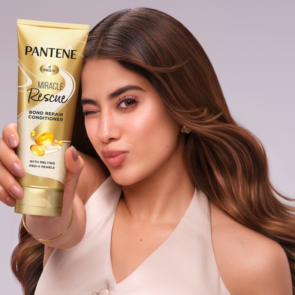 I tried Pantene's Bond Repair Conditioner and here’s what it changed about my styling routine