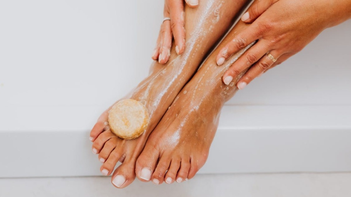 Benny Blanco’s toes and Kate Middleton’s unkempt feet have the internet talking about foot hygiene