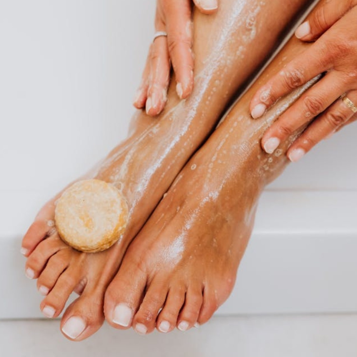 Benny Blanco’s toes and Kate Middleton’s unkempt feet have the internet talking about foot hygiene