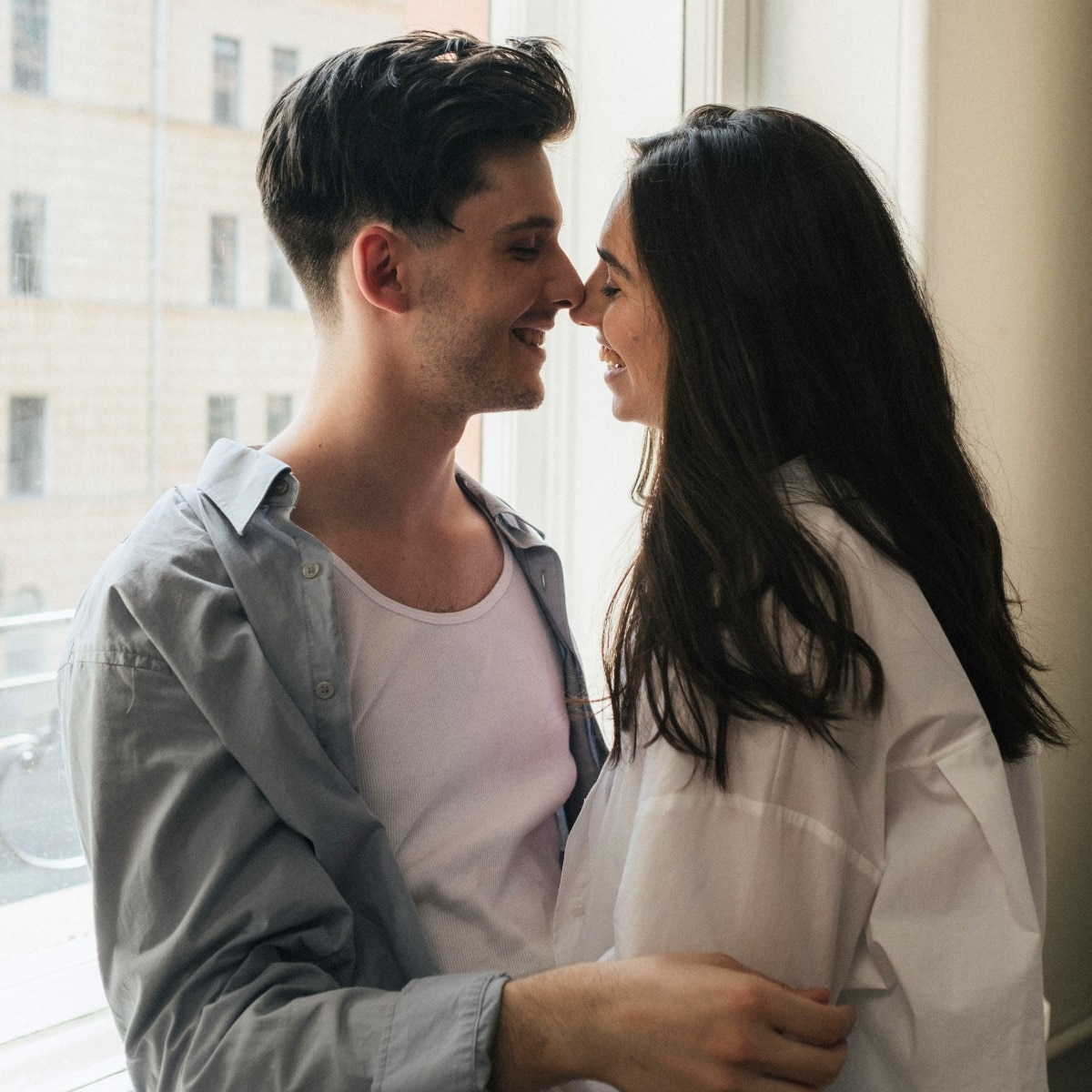 40 dirty knock-knock jokes for people who'd rather flirt than send "hey"