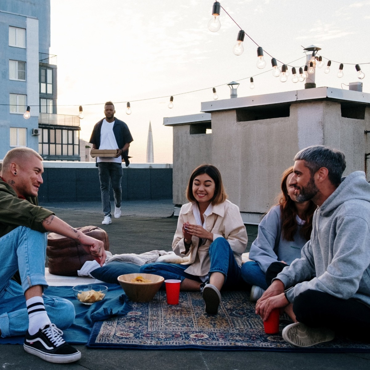 Is the friendship recession why making friends feels harder than dating in your 20s?
