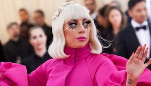 The 'shower makeup' trend is your excuse to wear every look you've been too scared to try The 'shower makeup' trend is your excuse to wear every look you've been too scared to try