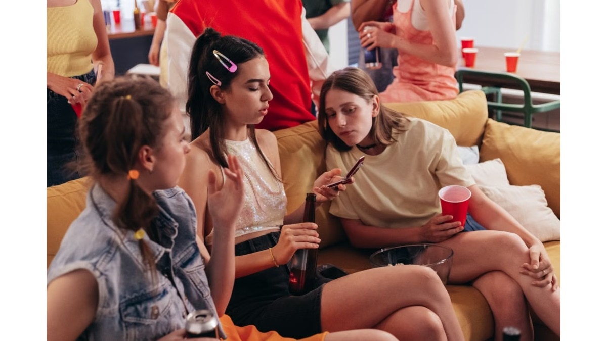 The ultimate group chat rules for keeping your WhatsApp drama-free