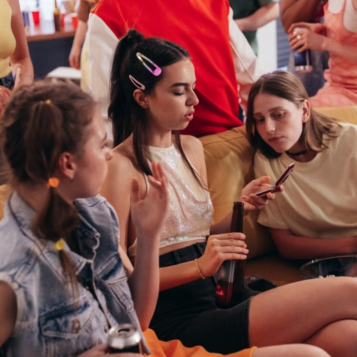 The ultimate group chat rules for keeping your WhatsApp drama-free