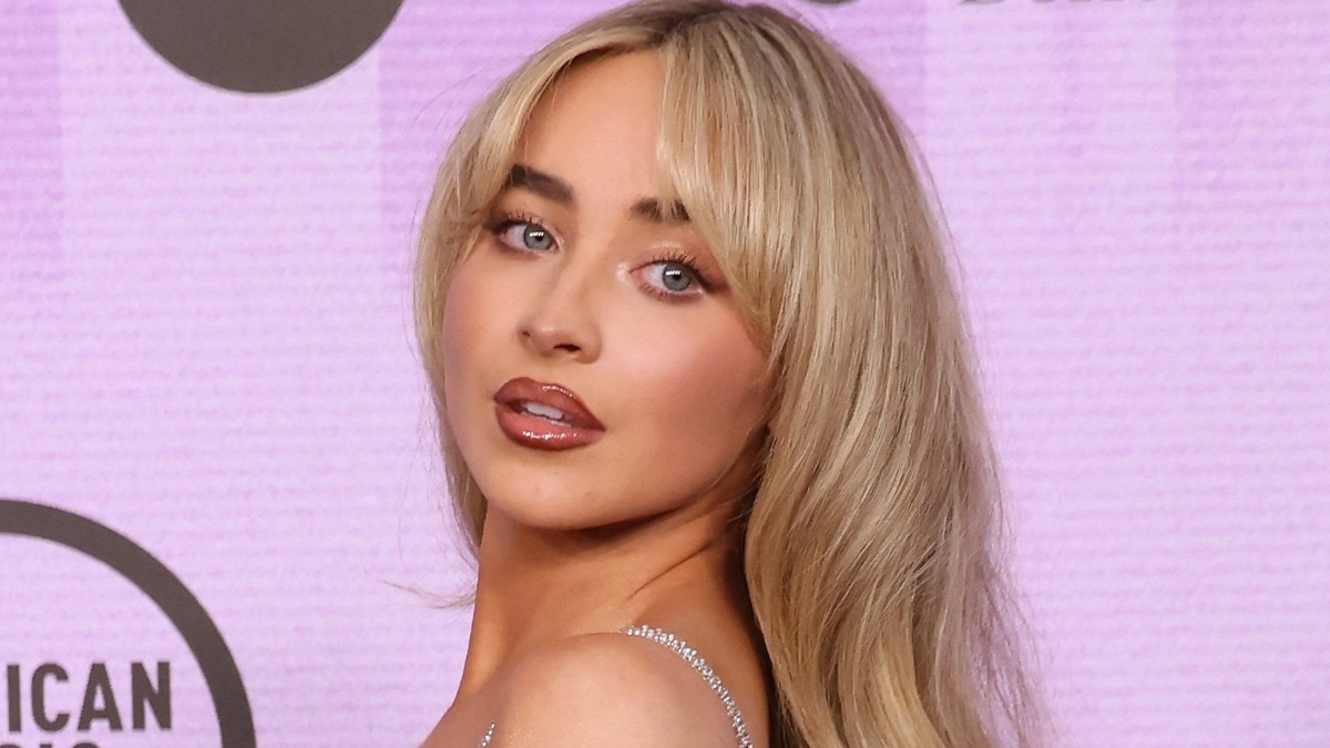 Love a stained glass lip? Here's how to recreate it?