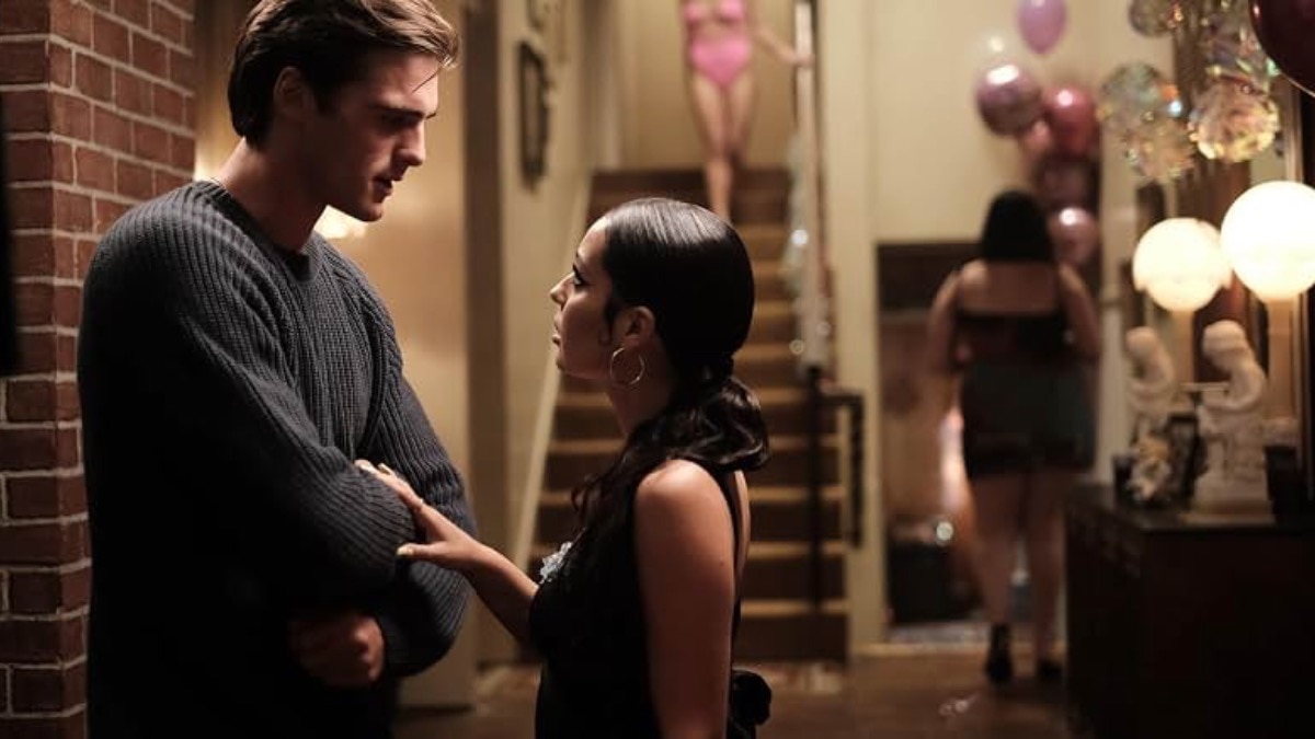 The first-date outfit crisis is real, and men need to do better
