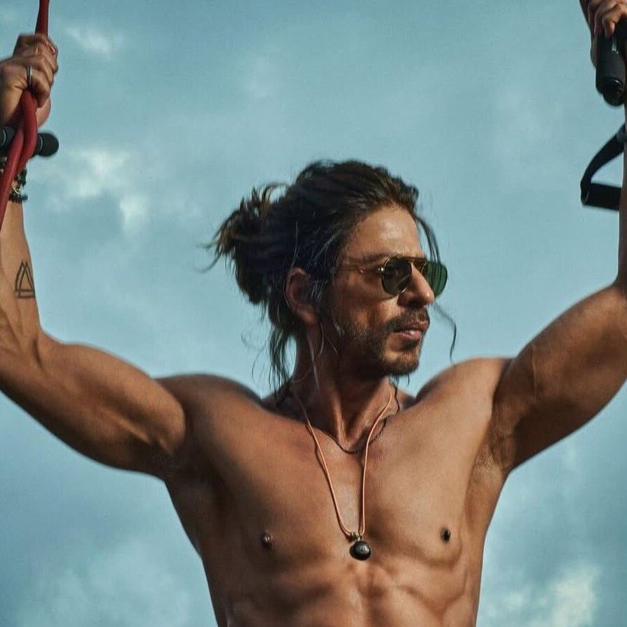 Decades later, Shah Rukh Khan still has us falling in love