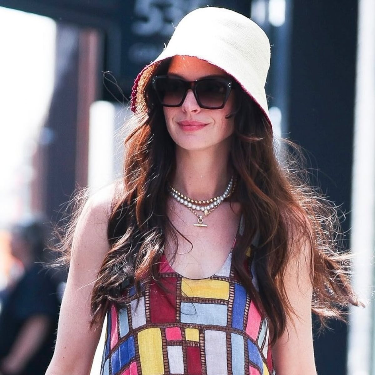 Anne Hathaway turns a year older, but the glow, the smile, and that Andy Sachs energy are still completely undefeated Anne Hathaway turns a year older, but the glow, the smile, and that Andy Sachs energy are still completely undefeated