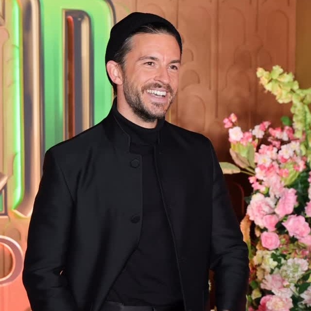 Jonathan Bailey just proved why he’s the Sexiest Man Alive dressed in and all-black fit and a barely-there grin at the 'Wicked' premiere