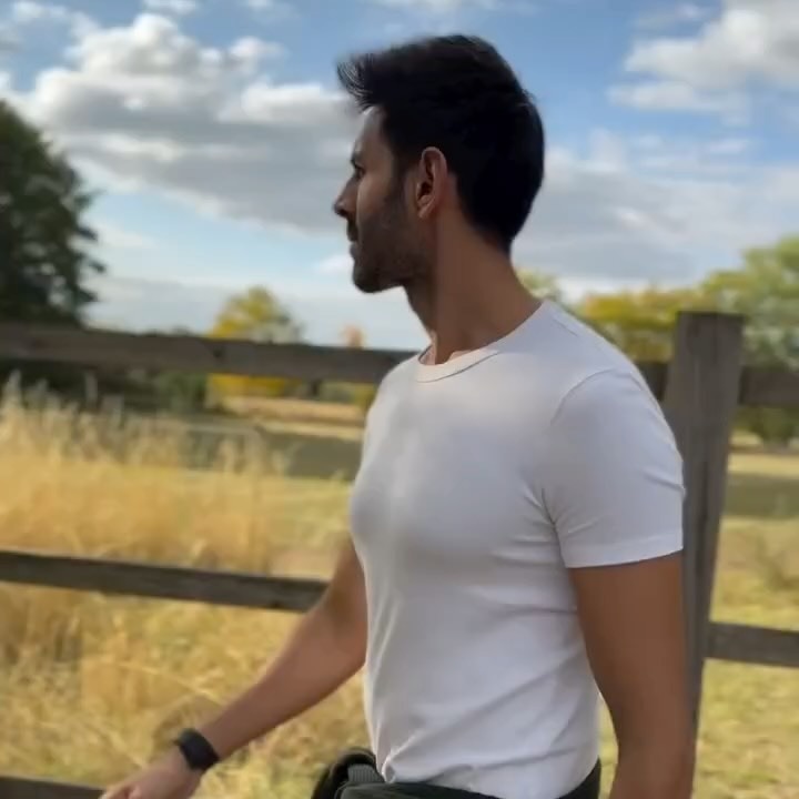 Kartik Aaryan is out-travelling all of us—and looking good while doing it