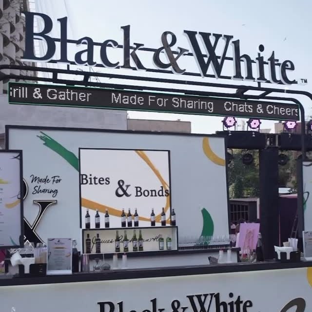 Black & White kept the night flowing at the Cosmo Blogger and Creator Awards