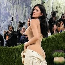 Kylie Jenner brought couture chaos to the Met Gala in Schiaparelli