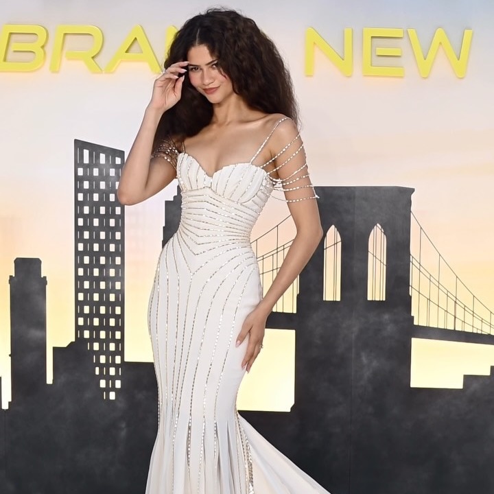 Zendaya knows exactly how to dress for the moment