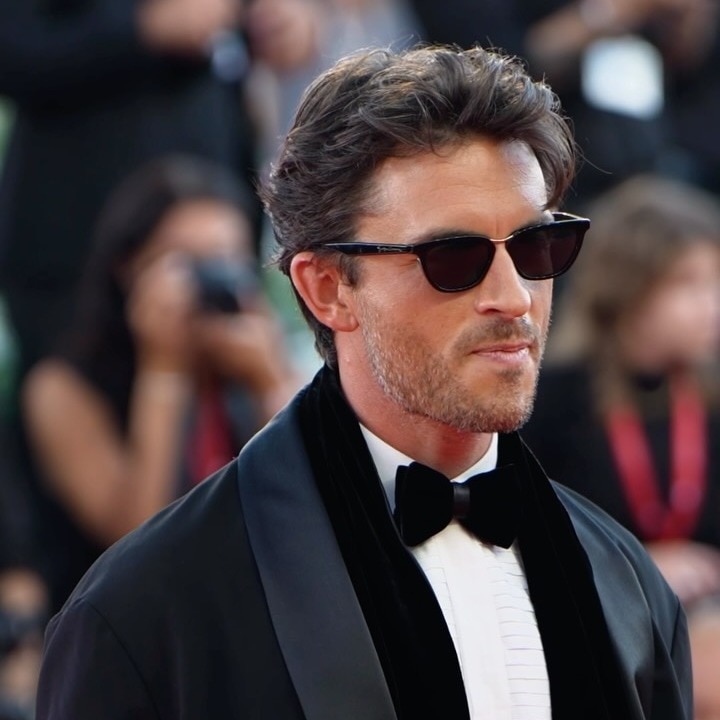 Jonathan Bailey’s Venice appearance reminded us what it’s like to look ridiculously good
