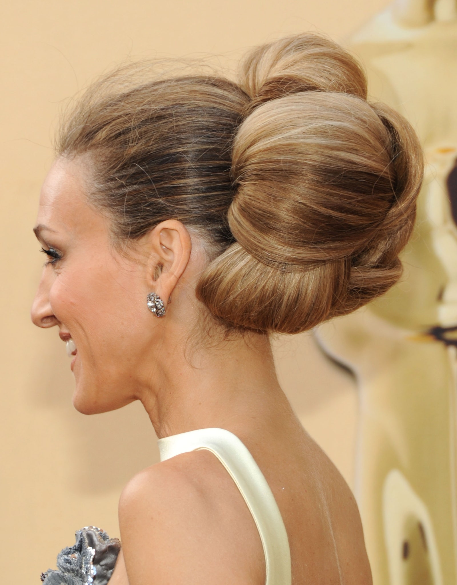 17. 2010 Sarah Jessica Parker’s sculptural updo.