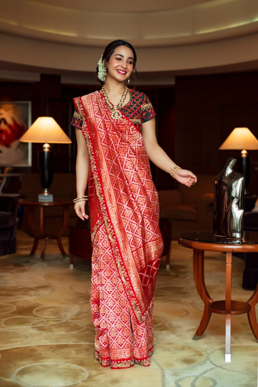 Dolly jain top saree draping