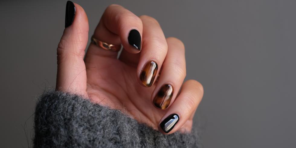  Snazzy Metallic Nail Lacquers You Just Can&rsquo;t Miss!
