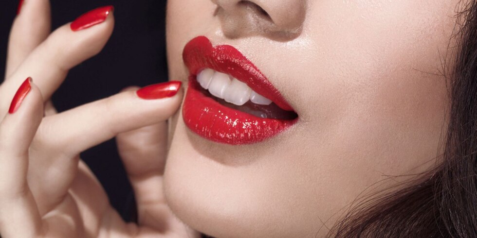 Give Your Lips a Glam Makeover With These Natural Lipsticks 