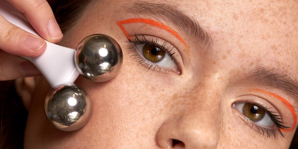 How to Massage Your Face Like a Pro