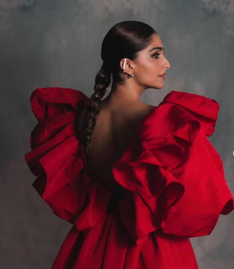 6. A Low Braid 6. A Low Braid