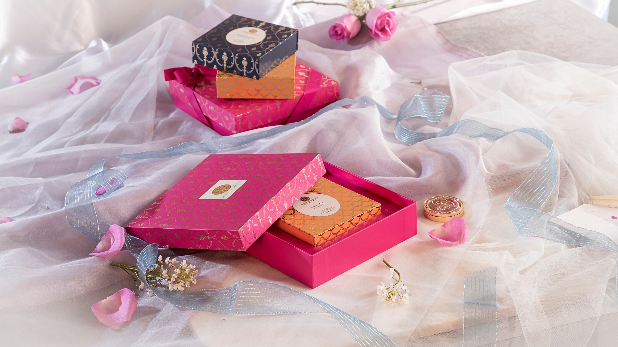 Forest Essentials, Intense Solid Perfume, Sunehre Din, Rs.