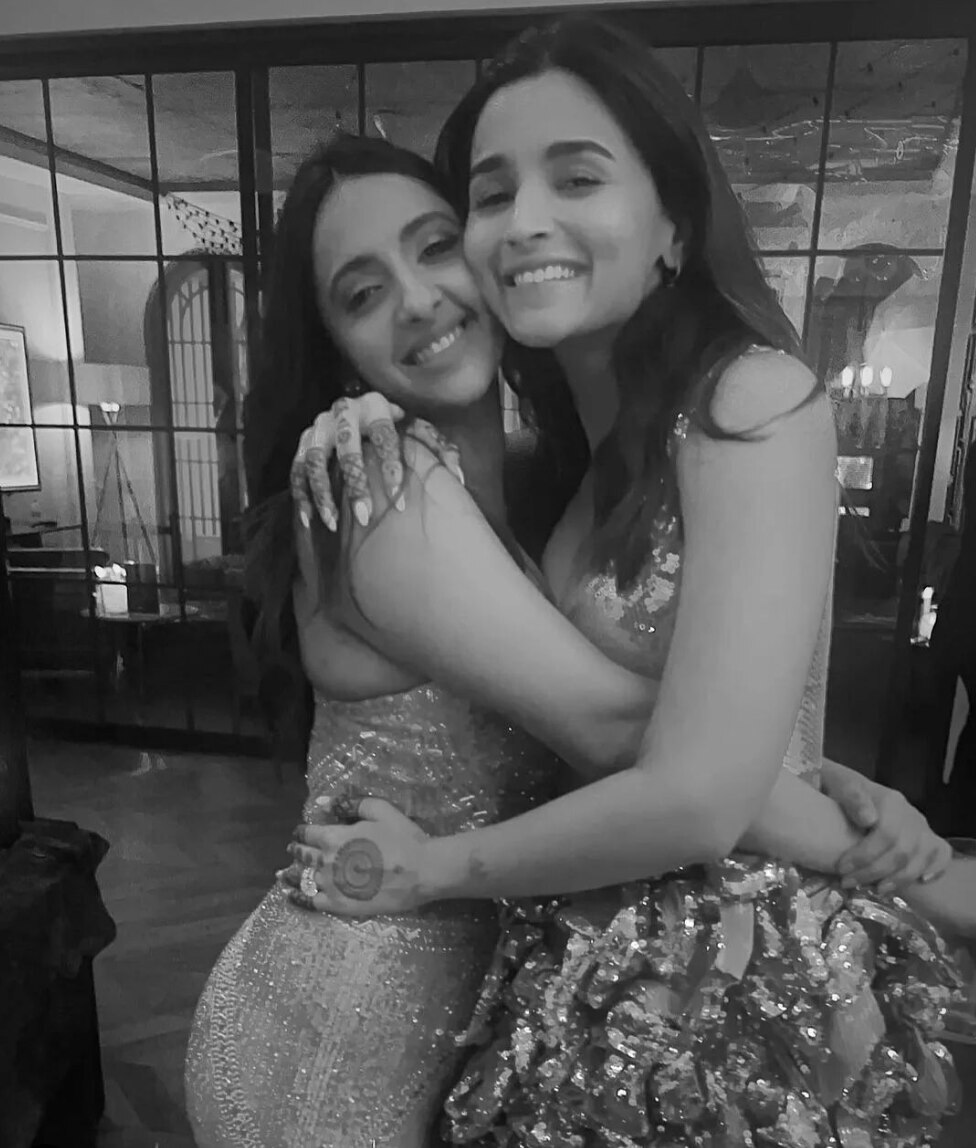 Akansha Ranjan with the bride Alia Bhatt
