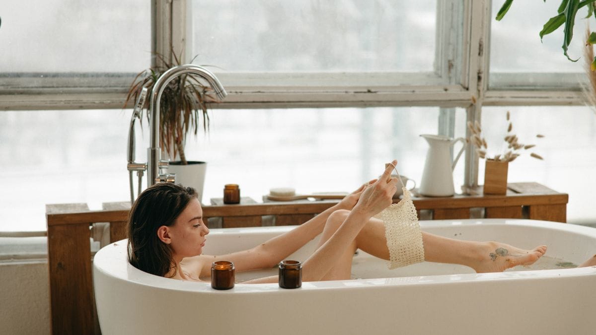 5 Bath gloves that will up your exfoliation game 5 Bath gloves that will up your exfoliation game