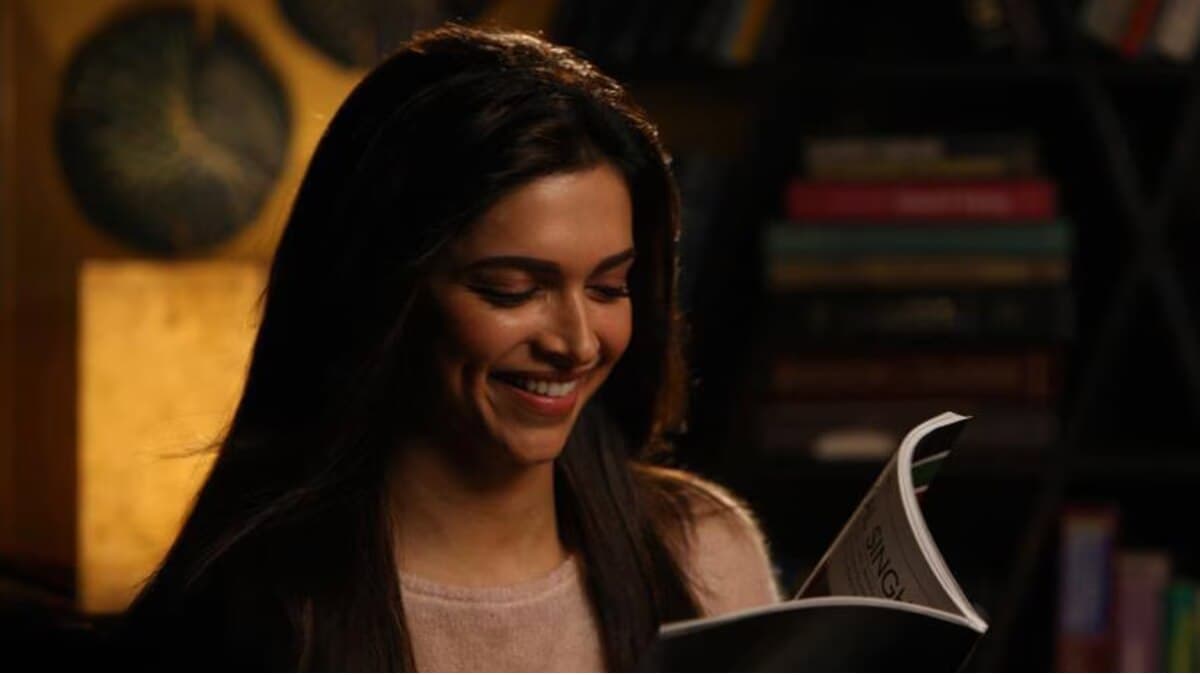 Different types of smiles and their hidden meanings Different types of smiles and their hidden meanings