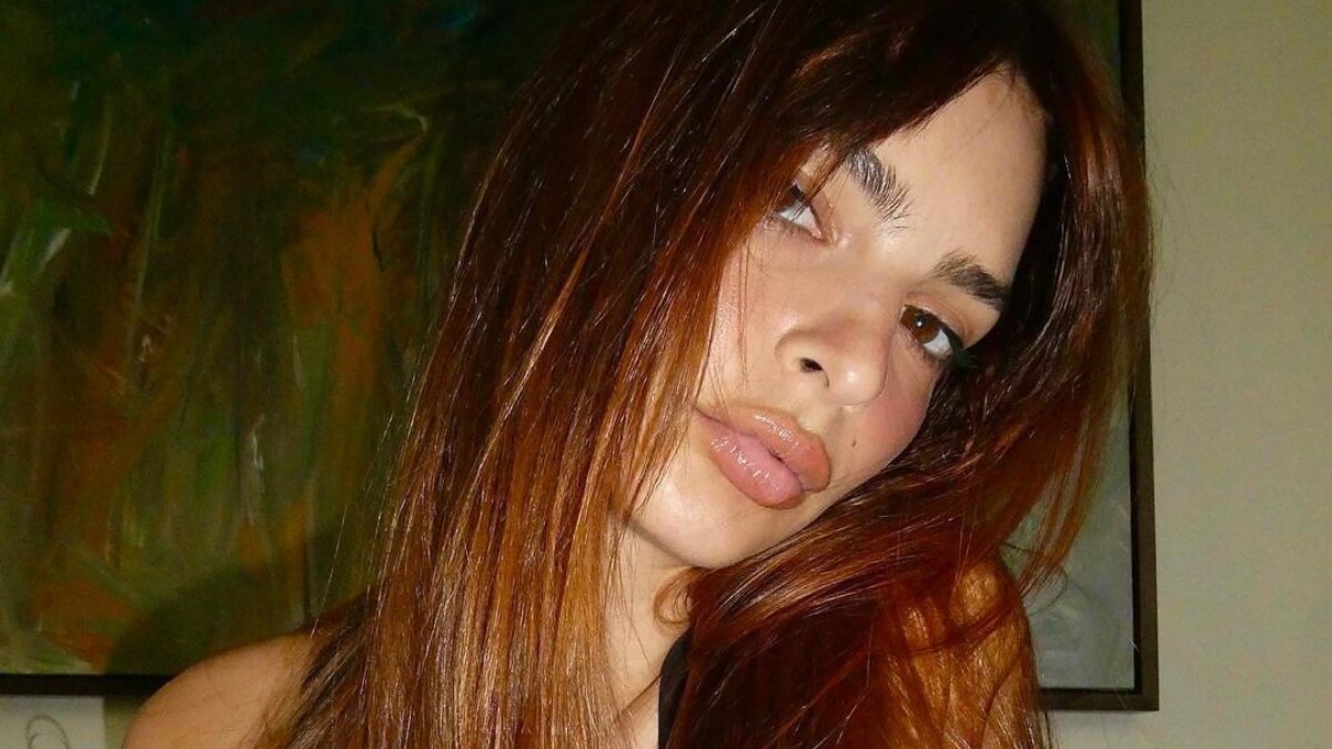 Emily Ratajkowski's recently-dyed red hair is now brassy blonde