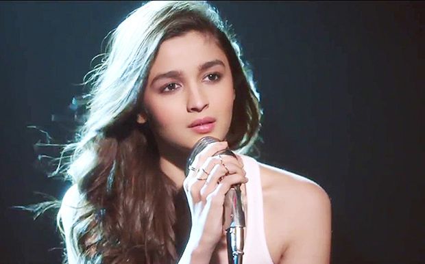 1451898963-alia-bhatt-samjhawan1-0.jpg