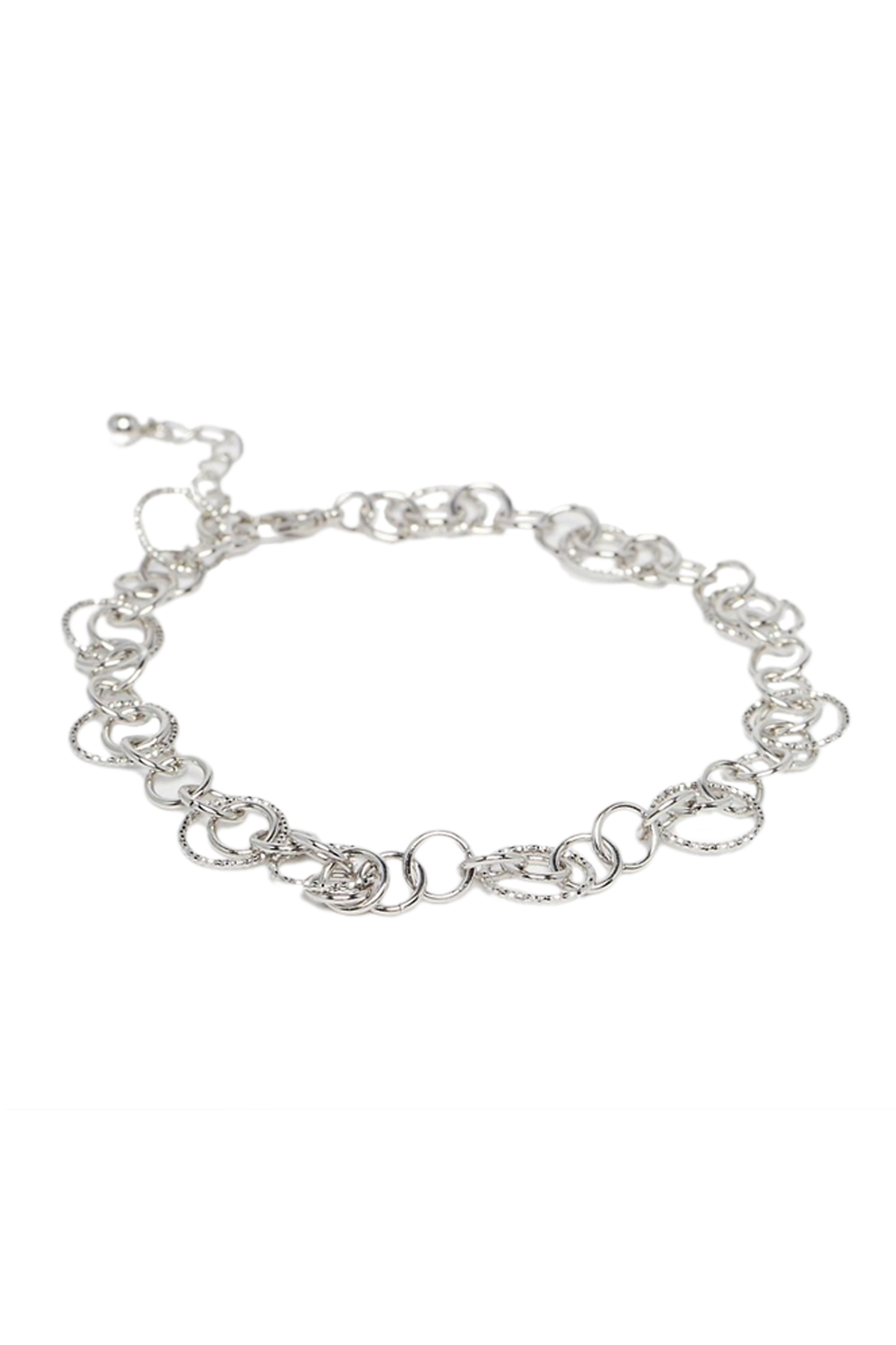 1462552070-1461939320-elle-anklet-asis_1.jpg