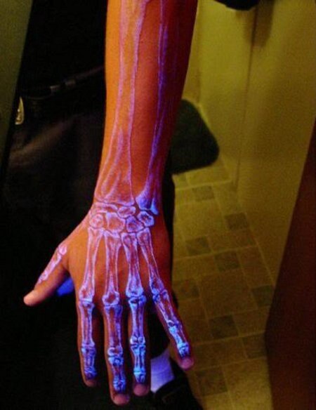 1466576556-hand-tattoo_2.jpg